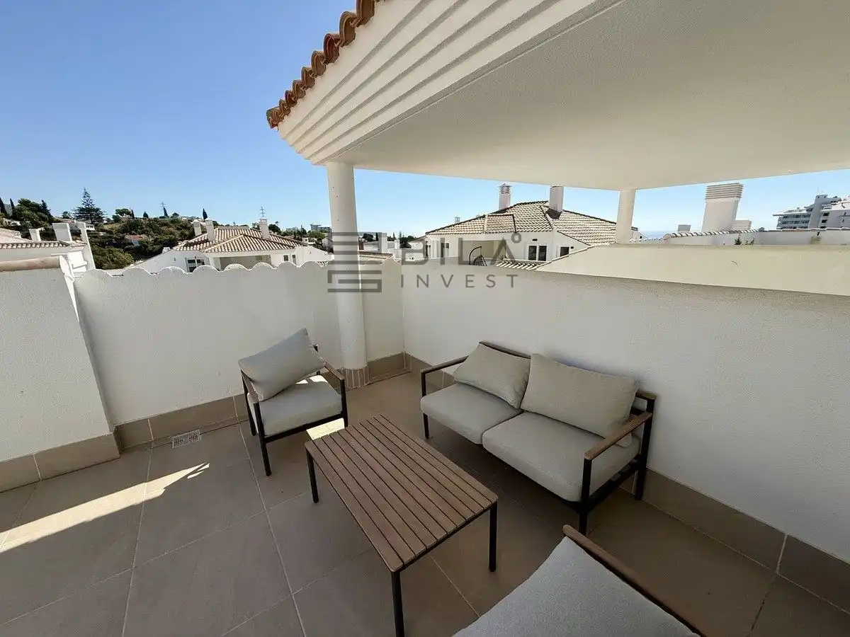 Attico con piscina in vendita a Urb. Pine Hill, imagen 3