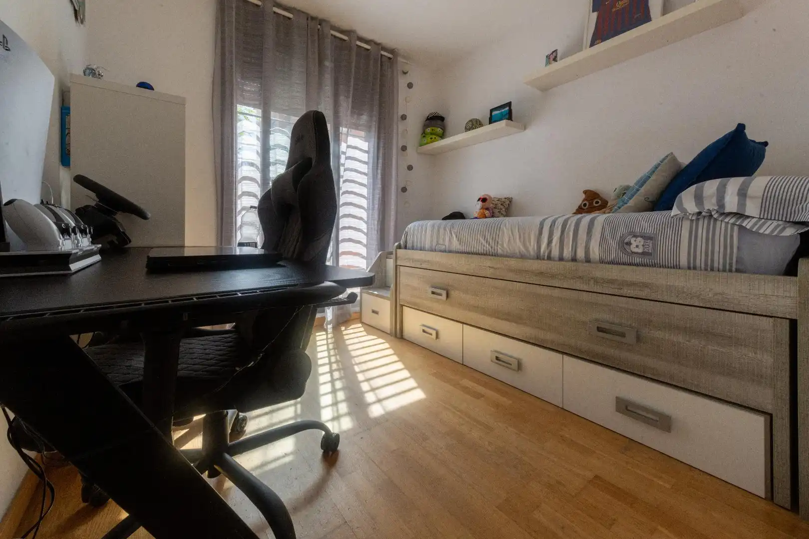 Habitación de Planta baja en venta en Sabadell con Aire acondicionado, Calefacción y Jardín privado
