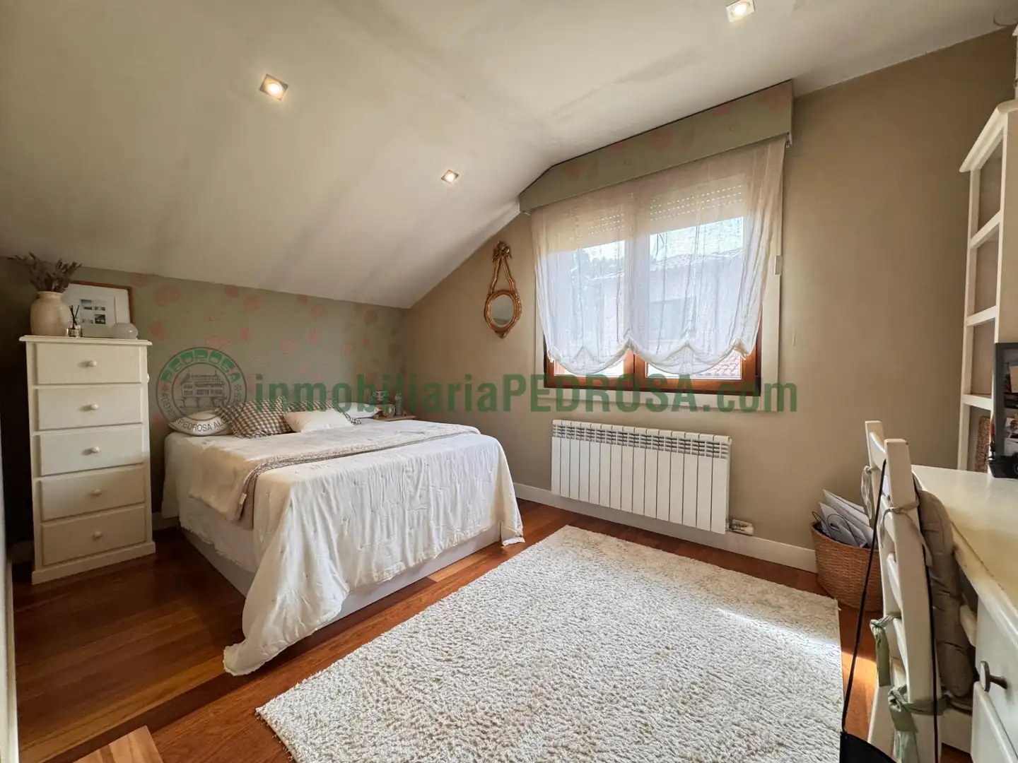 Habitación de Casa o chalet en venta en Pontevedra Capital  con Calefacción, Jardín privado y Terraza