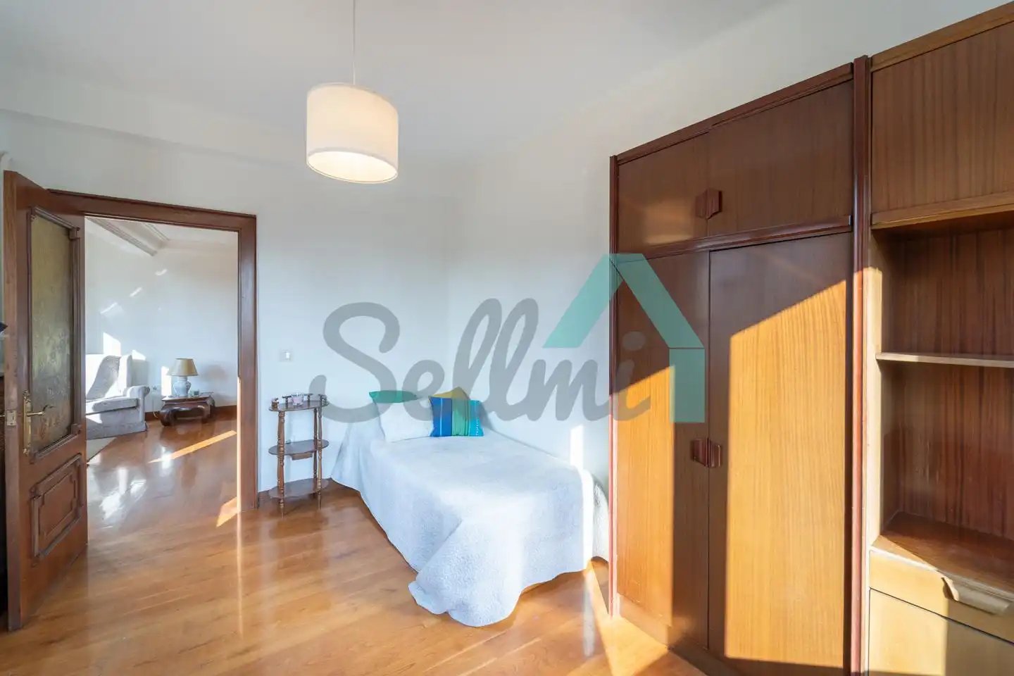 Schlafzimmer von Wohnung zur untervermieten in Oviedo  mit Heizung, Parkett und Möbliert
