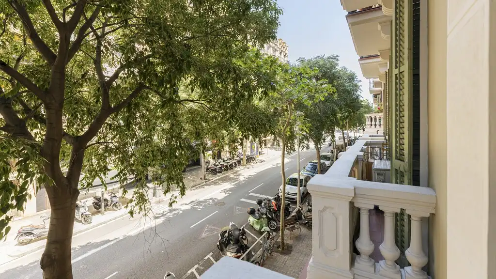 Außenansicht von Wohnungen zum Verkauf in Barcelona mit Klimaanlage, Heizung und Terrasse