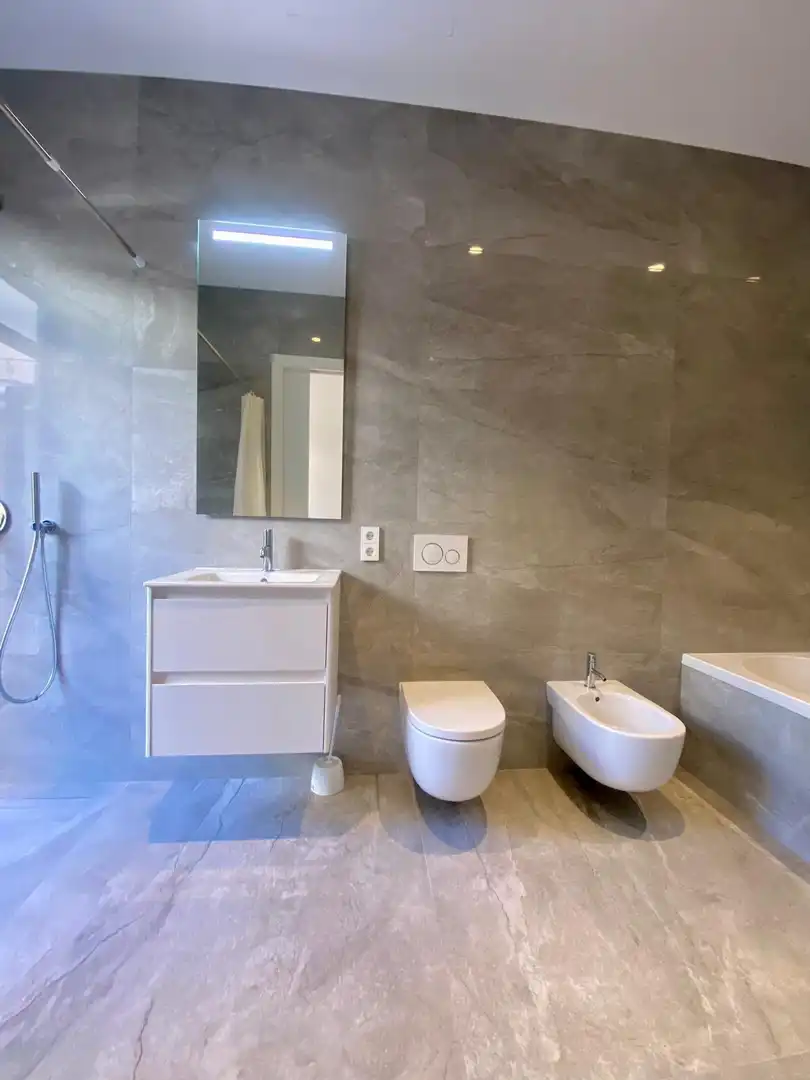 Badezimmer von Erdgeschoss zum Verkauf in Valencia mit Klimaanlage, Heizung und Terrasse