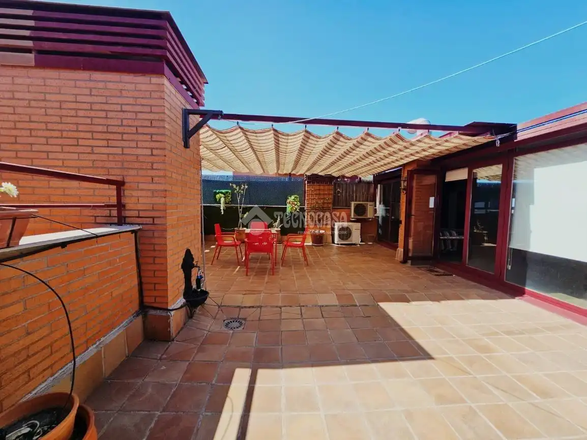 Terrasse von Dachboden zum Verkauf in Parla mit Klimaanlage, Heizung und Terrasse