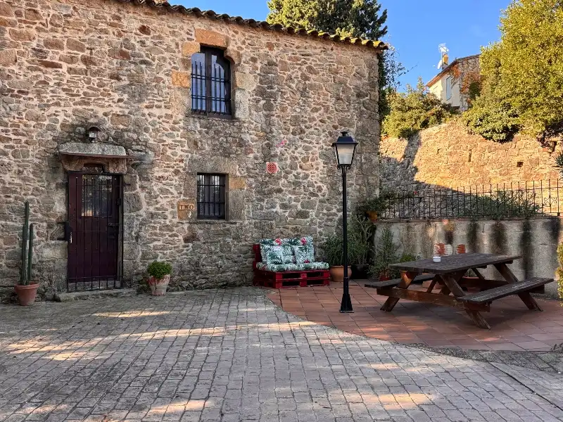 Terraza de Finca rústica en venta en Ullastret con Aire acondicionado, Calefacción y Jardín privado