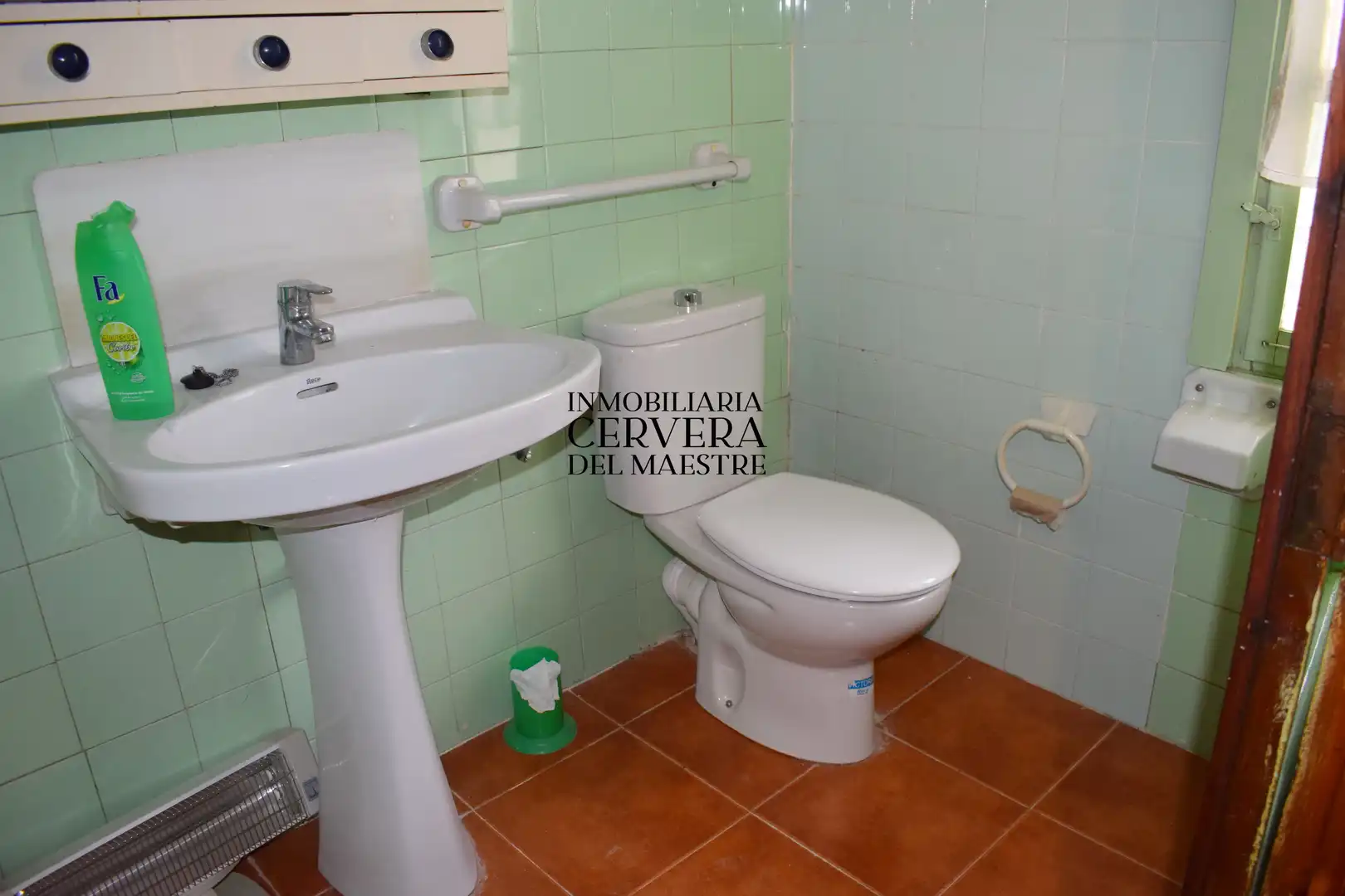 Baño de Casa adosada en venta en Cervera del Maestre