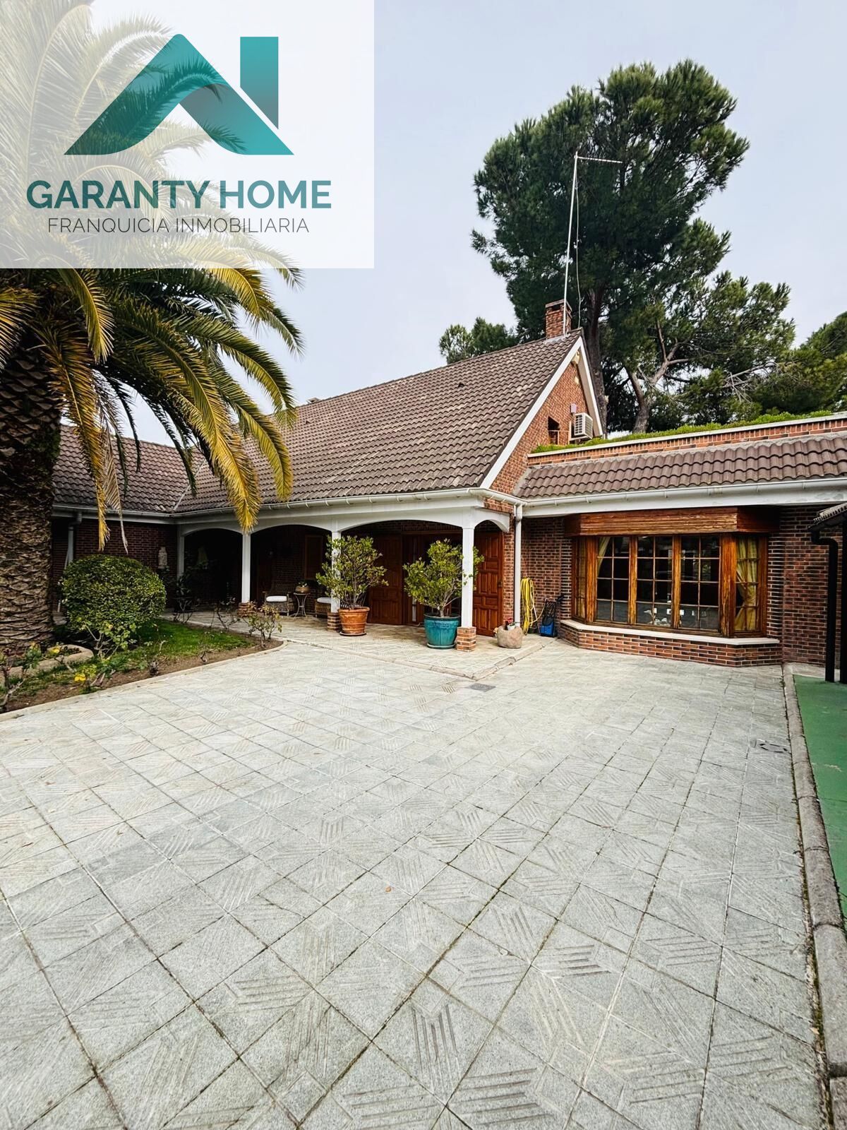 Exterior view of House or chalet for sale in Pozuelo de Alarcón  with Air Conditioner, Heating and Private garden