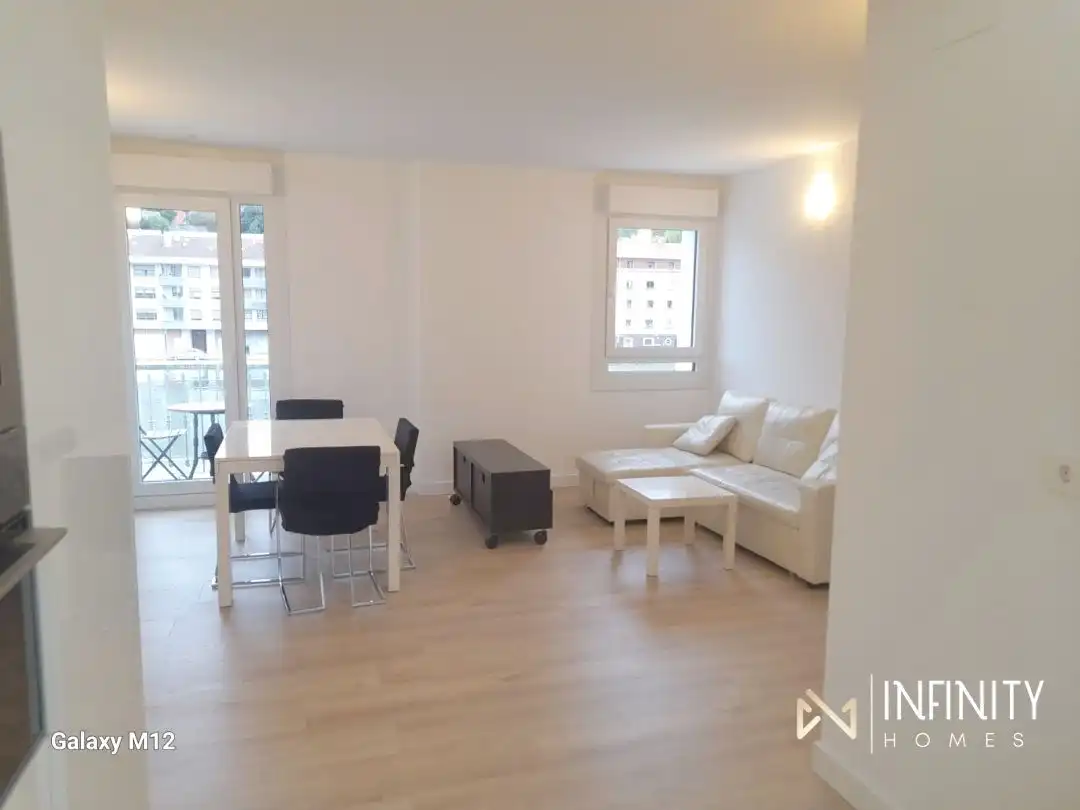 Living room of Flat for rent in Bilbao   with Heating and Balcony