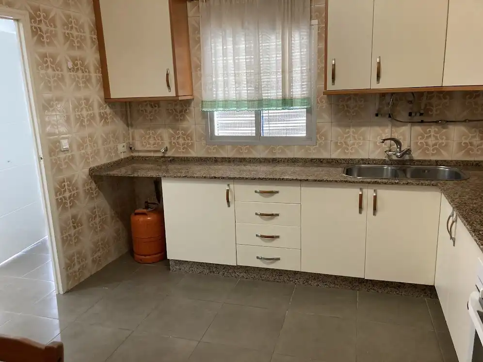 Cuina de Casa o xalet en venda en Los Barrios amb Jardí privat, Terrassa i Traster
