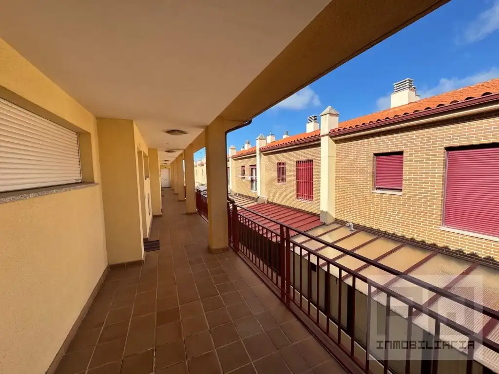Apartamento de alquiler en C. de la Cdad. de Toledo, 9, Hervencias Altas - El Pinar