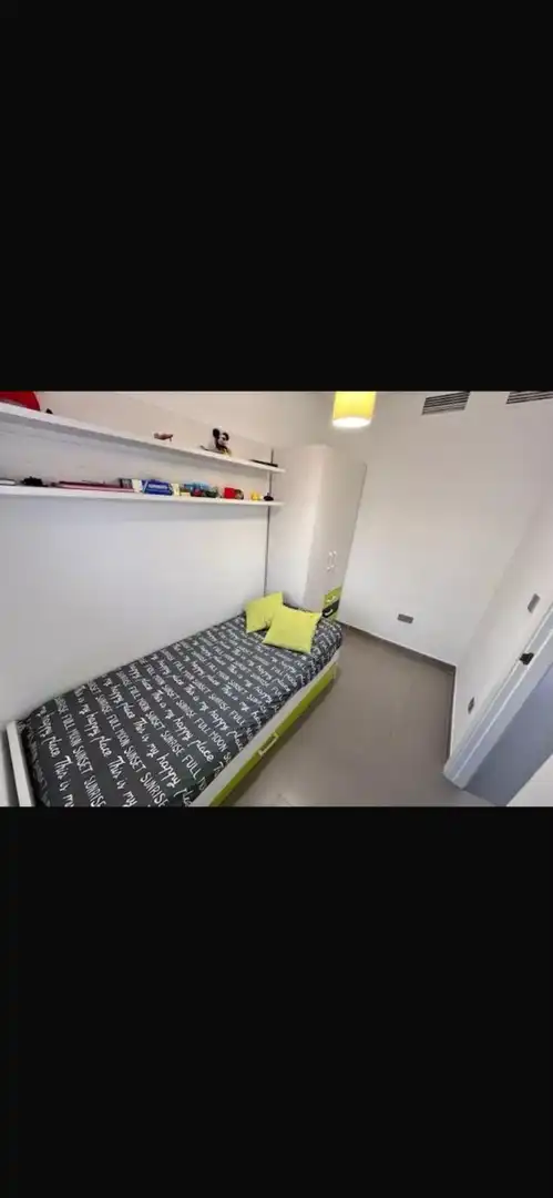 Dormitori de Apartament de lloguer en Guardamar del Segura amb Aire condicionat, Calefacció i Moblat