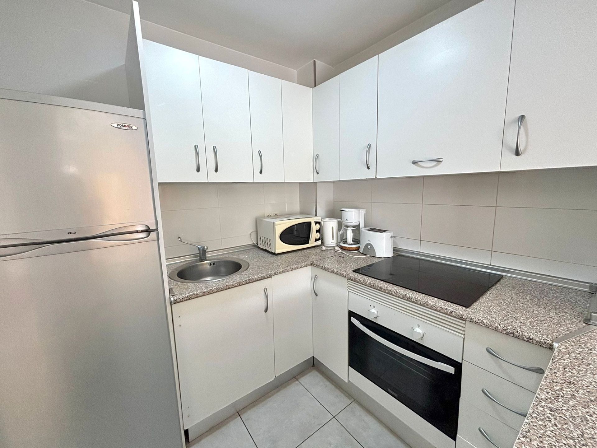 Kitchen of Flat for sale in Benalmádena  with Terrace, Furnished and Community pool