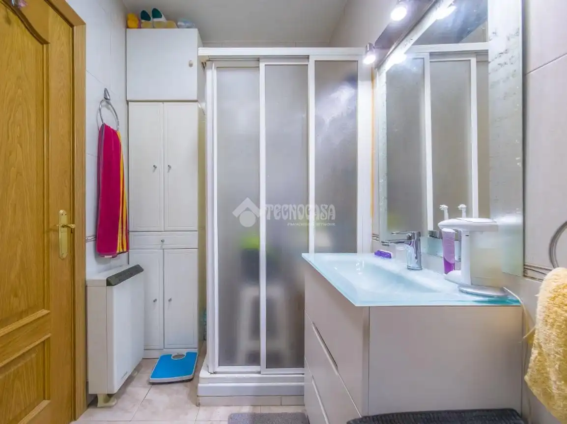 Baño de Piso en venta en Madrid con Aire acondicionado y Calefacción