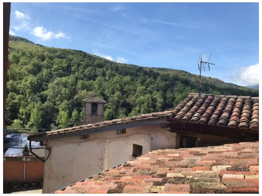 Vista exterior de Casa o xalet en venda en Ledesma de la Cogolla amb Balcó