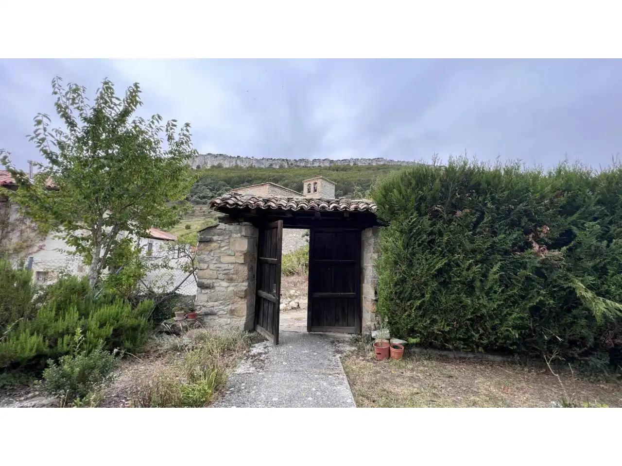 Exterior view of Detached homes for sale in Merindad de Sotoscueva  with Private garden, Terrace and Furnished