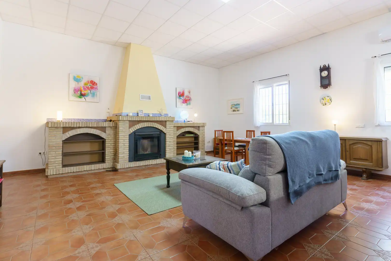 Sala de estar de Finca rústica en venta en La Palma del Condado con Jardín privado, Terraza y Piscina