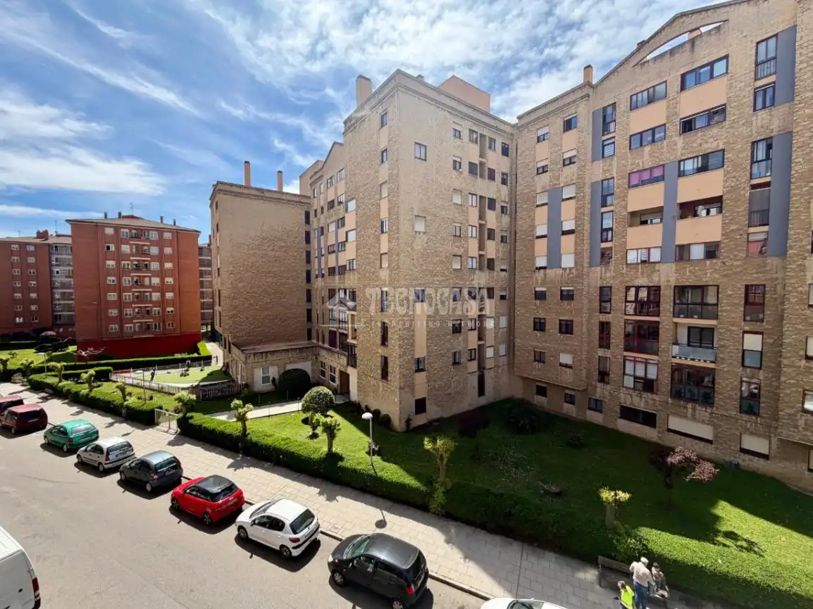 Piso en venta en C. las Campanillas, Las Eras de Renueva