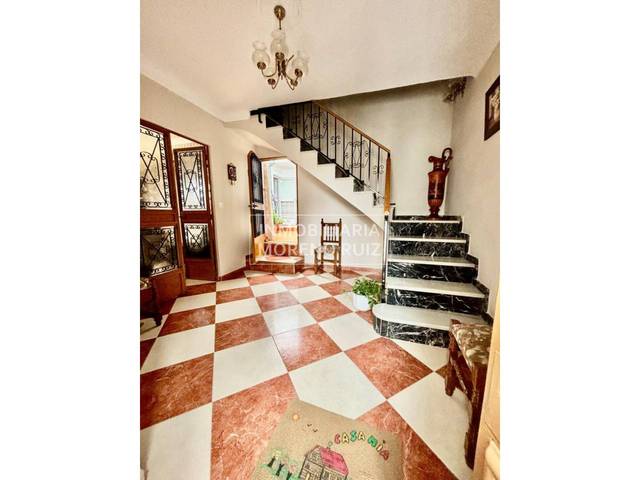Casa-chalet en Venta en Baena