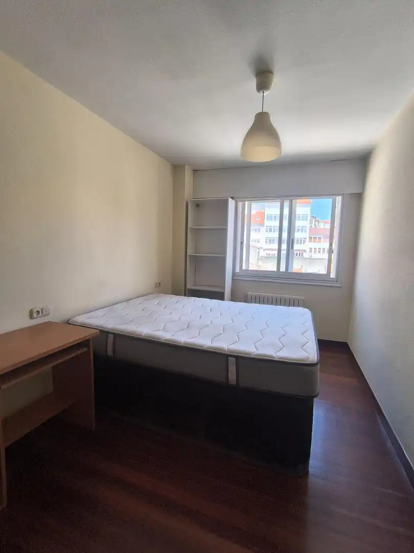 Schlafzimmer von Maisonette zur Miete in Santiago de Compostela  mit Heizung und Möbliert