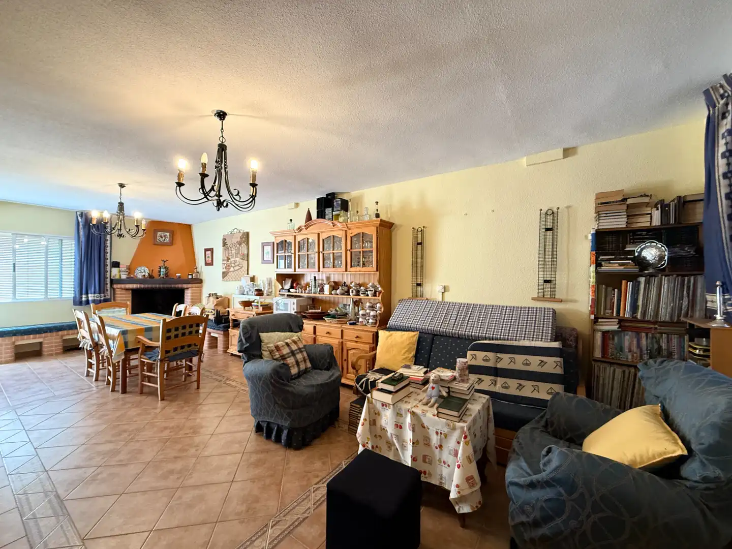 Living room of Detached homes for sale in Ciudad Real  with Air Conditioner, Heating and Private garden