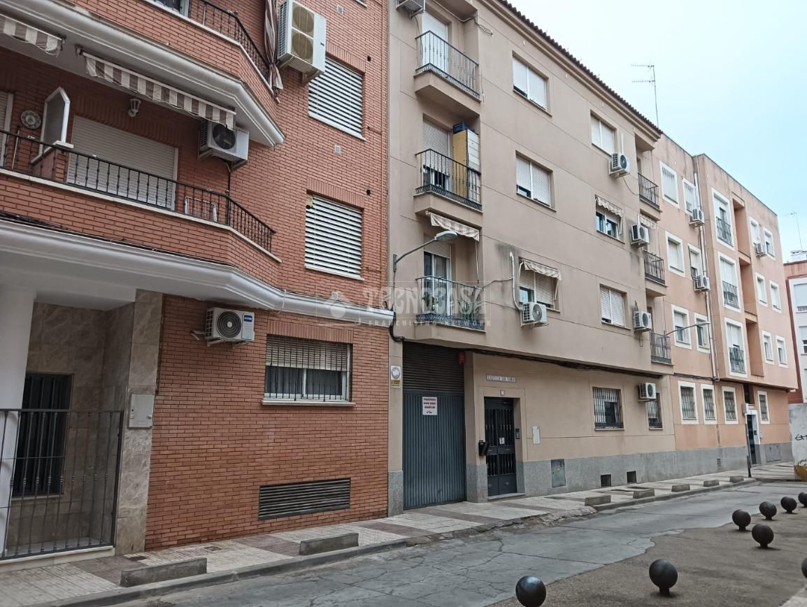 Vista exterior de Pis en venda en Badajoz Capital