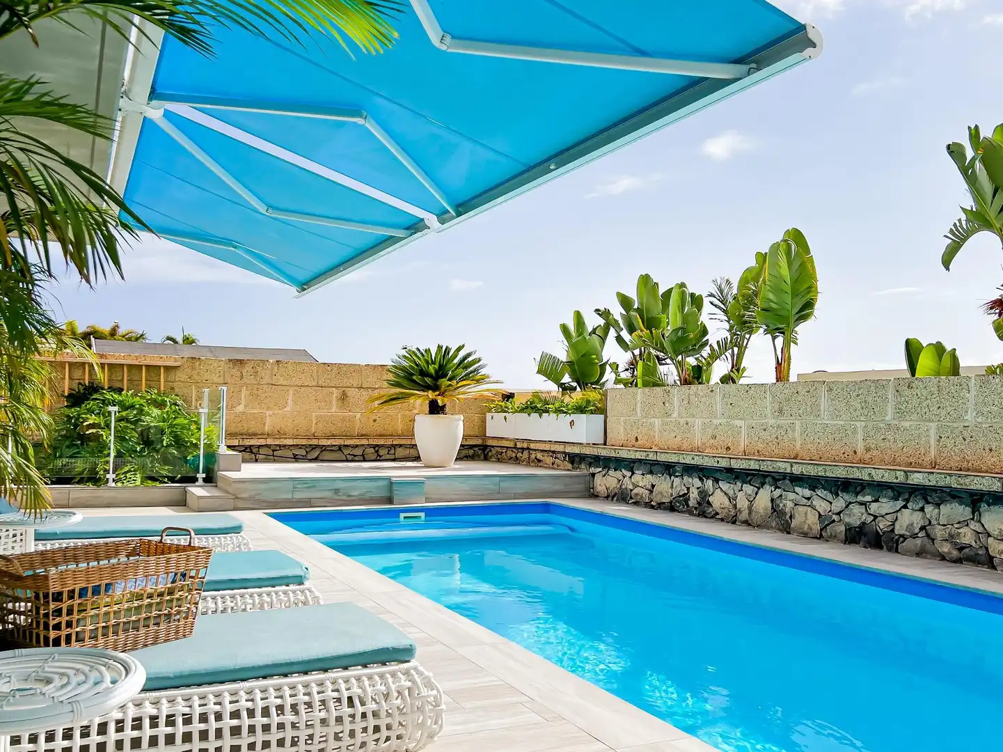Piscina de Casa o xalet en venda en Adeje amb Aire condicionat, Jardí privat i Terrassa