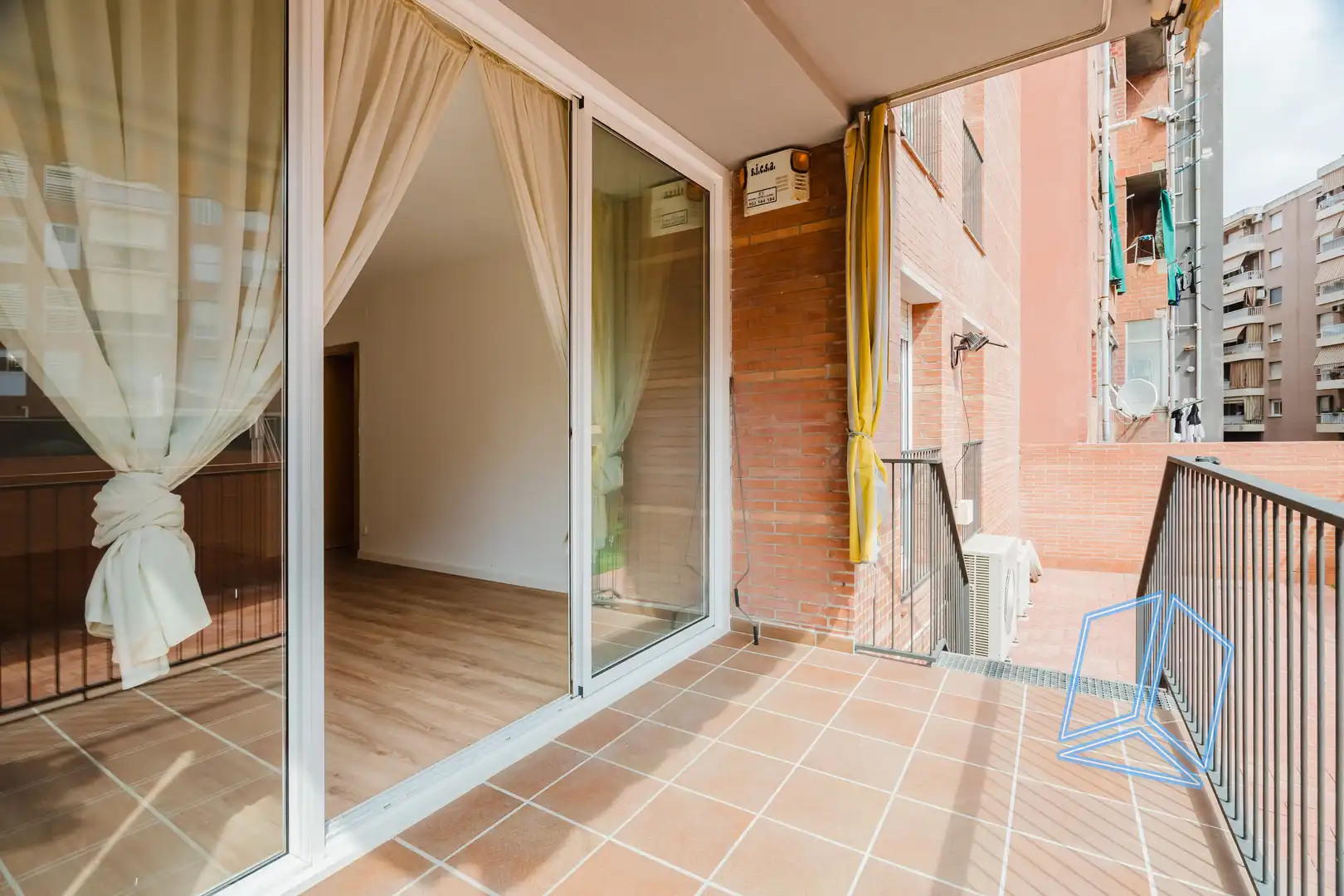 Terrassa de Pis en venda en Barcelona amb Calefacció, Terrassa i Traster