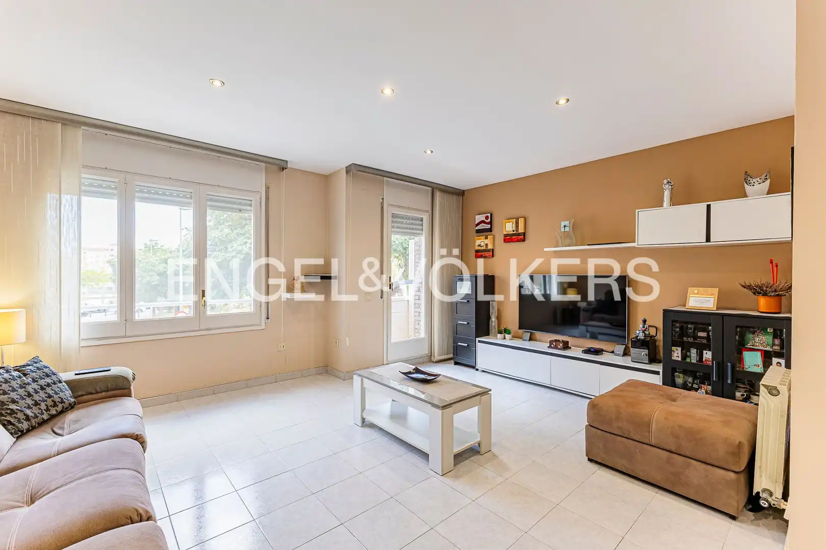 Vista exterior de Casa o chalet en venta en Viladecans con Calefacción, Jardín privado y Terraza