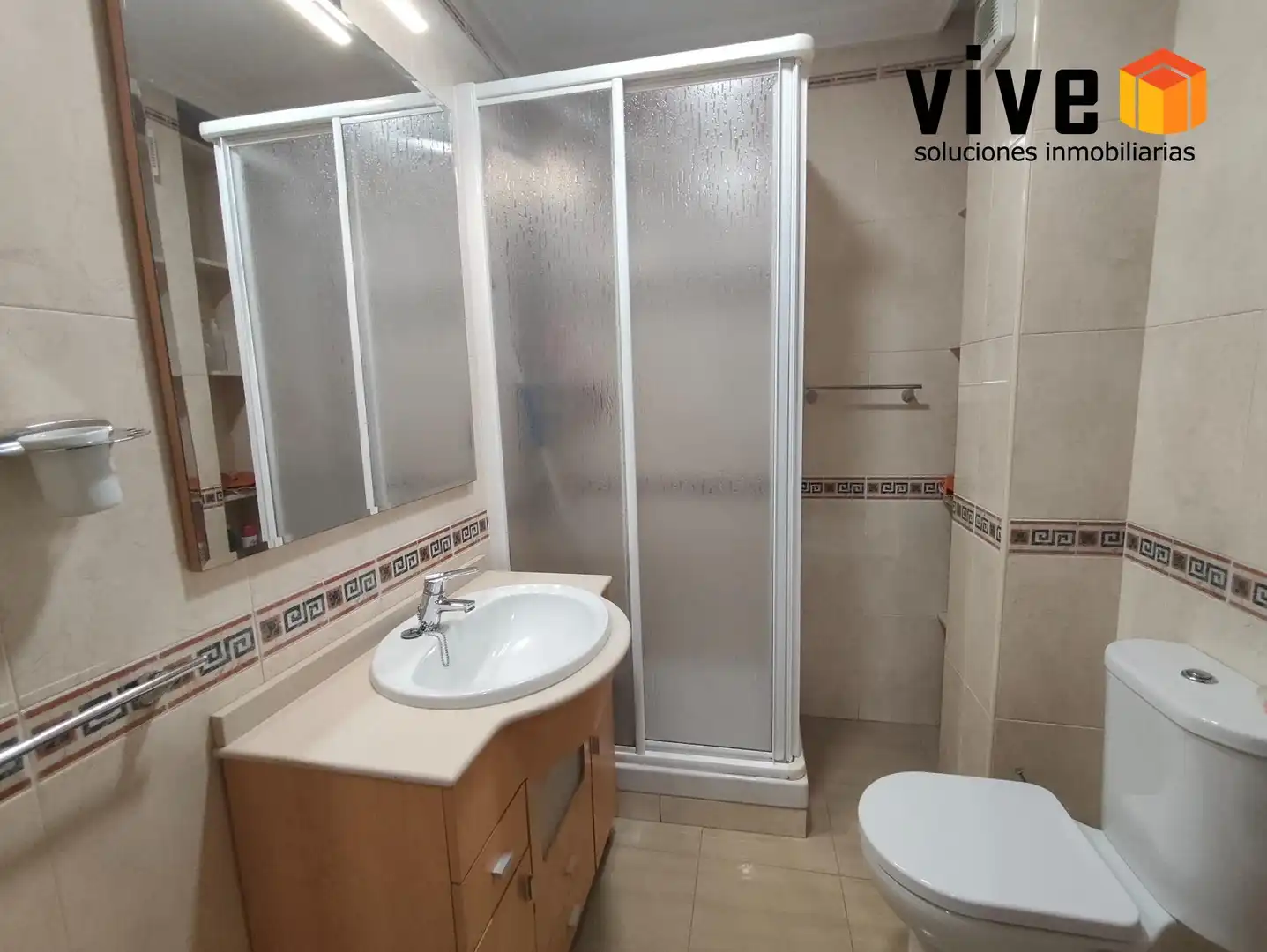 Bathroom of Flat for sale in Sevilla  with Air Conditioner