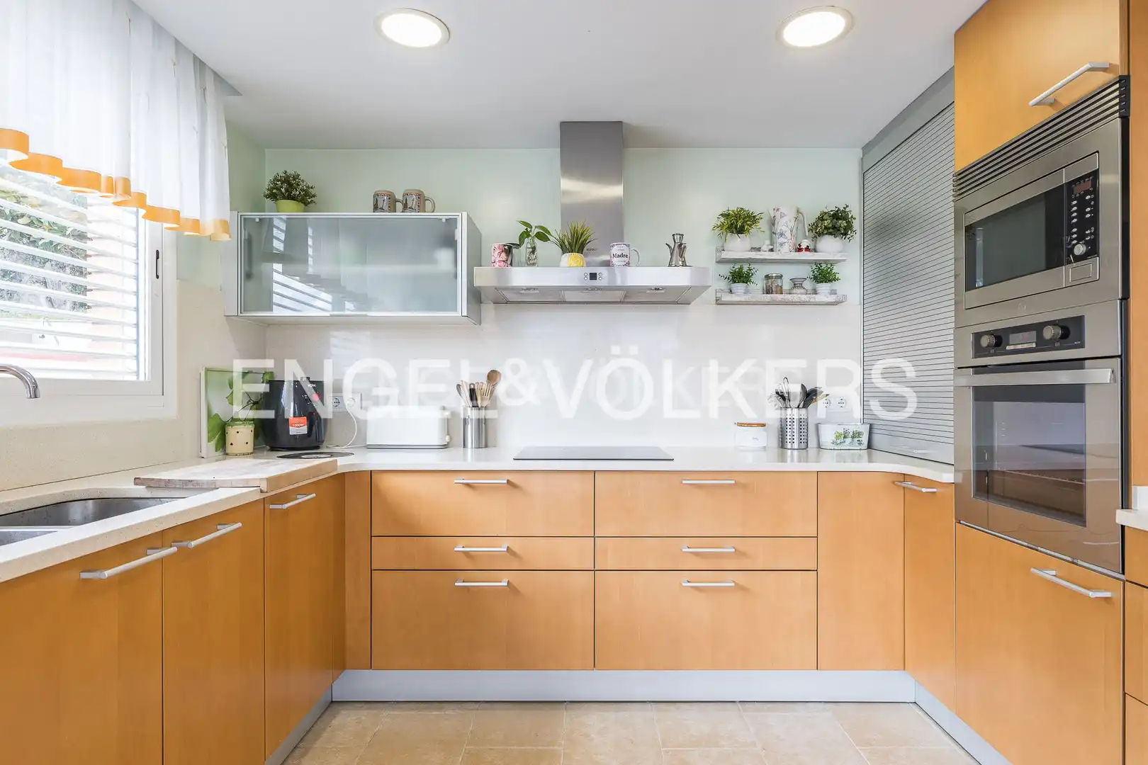 Kitchen of Houses for sale in Sant Boi de Llobregat  with Air Conditioner, Heating and Private garden