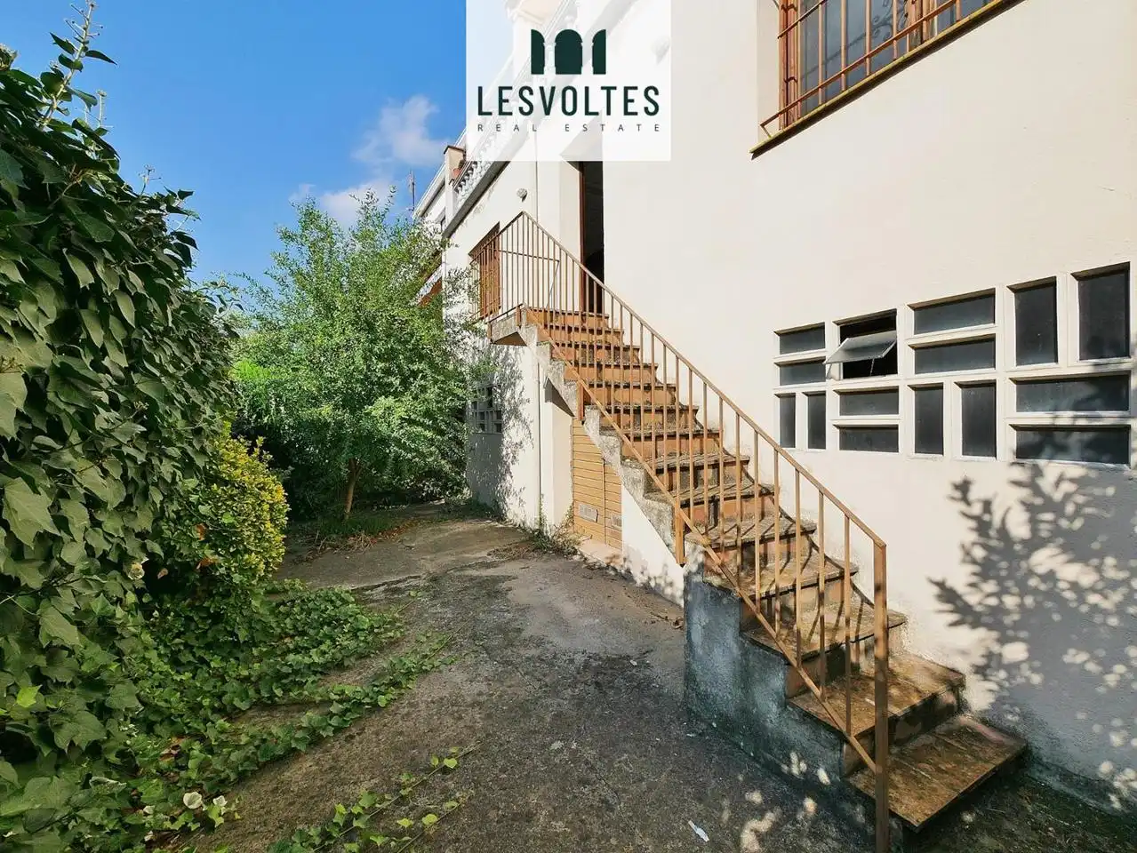 Casa amb terrassa en venda a calle de l'Escut Emporità, imagen 2