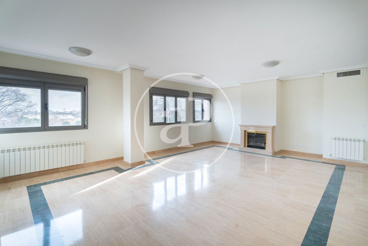 Living room of Flat to rent in  Madrid Capital  with Air Conditioner, Heating and Private garden