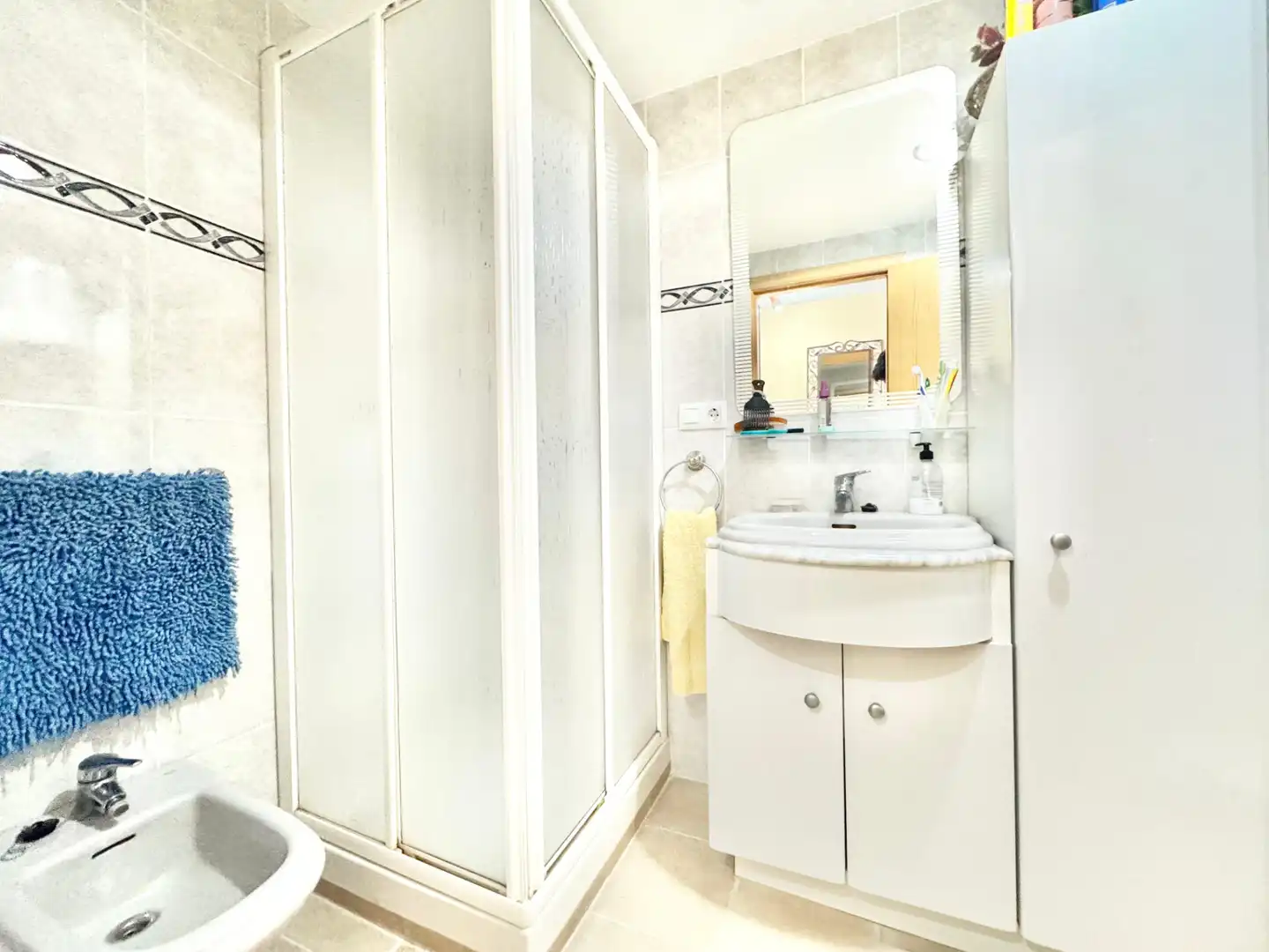 Bany de Apartament de lloguer en Canet d'En Berenguer amb Aire condicionat, Terrassa i Moblat