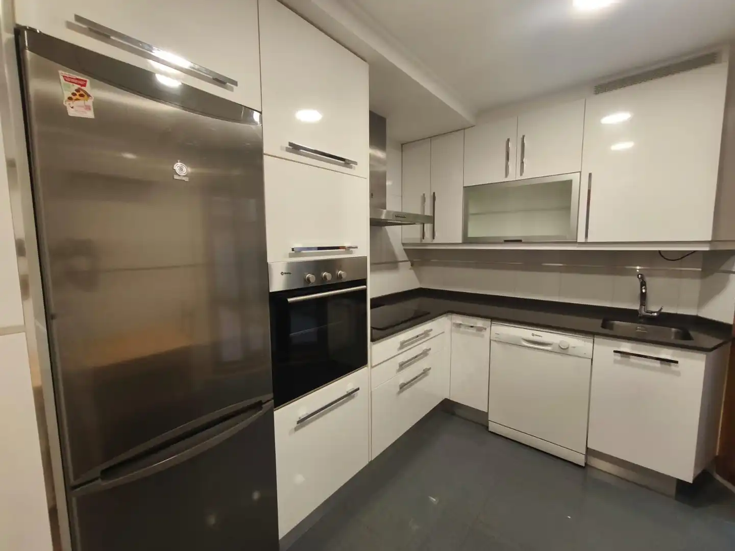 Cocina de Piso en venta en Ourense Capital  con Calefacción, Parquet y Terraza