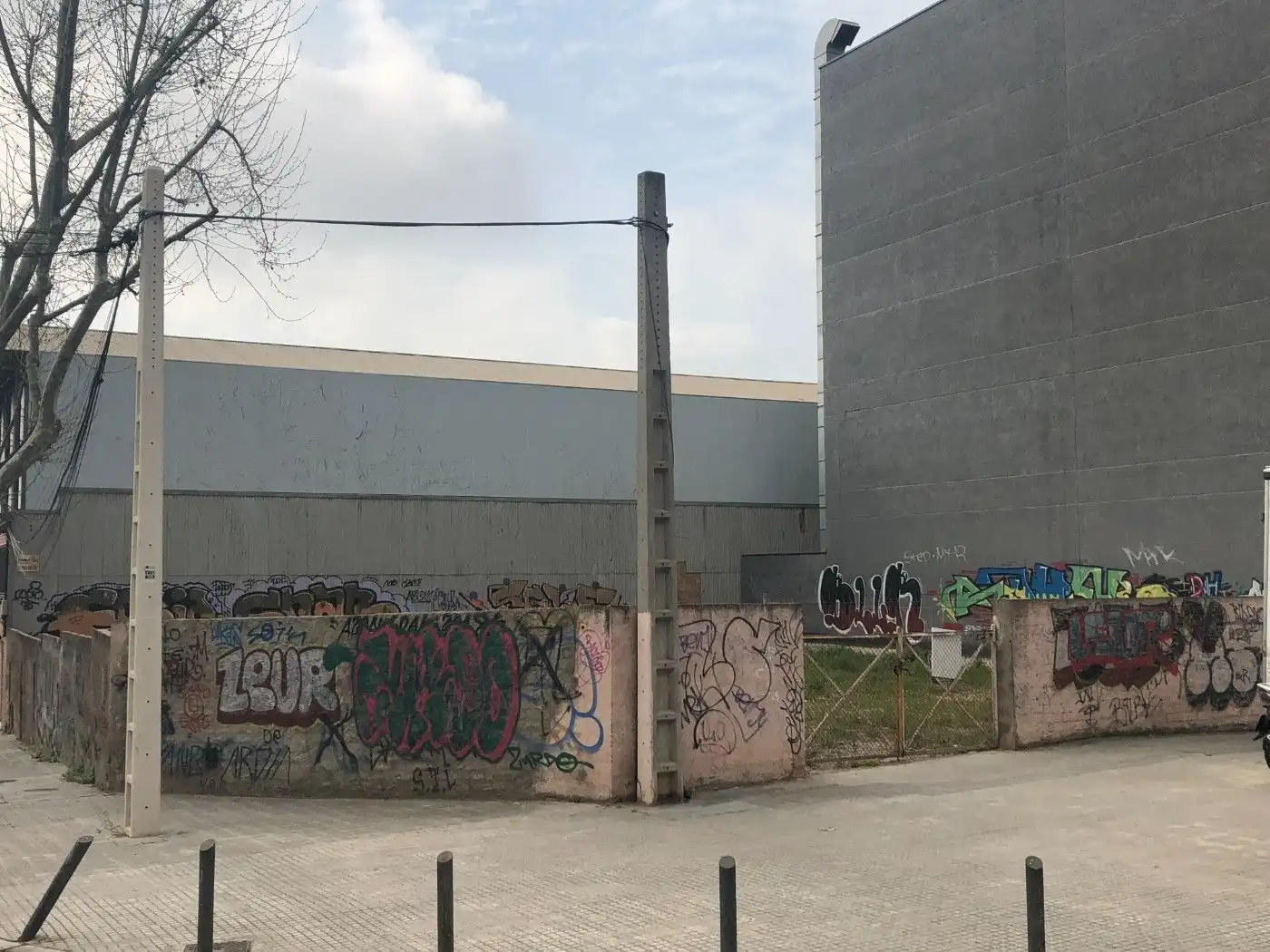 Fabrik Grundstücke zum Verkauf in Carrer d'Antonio de los Rios Rosas, Almeda - El Corte Inglés