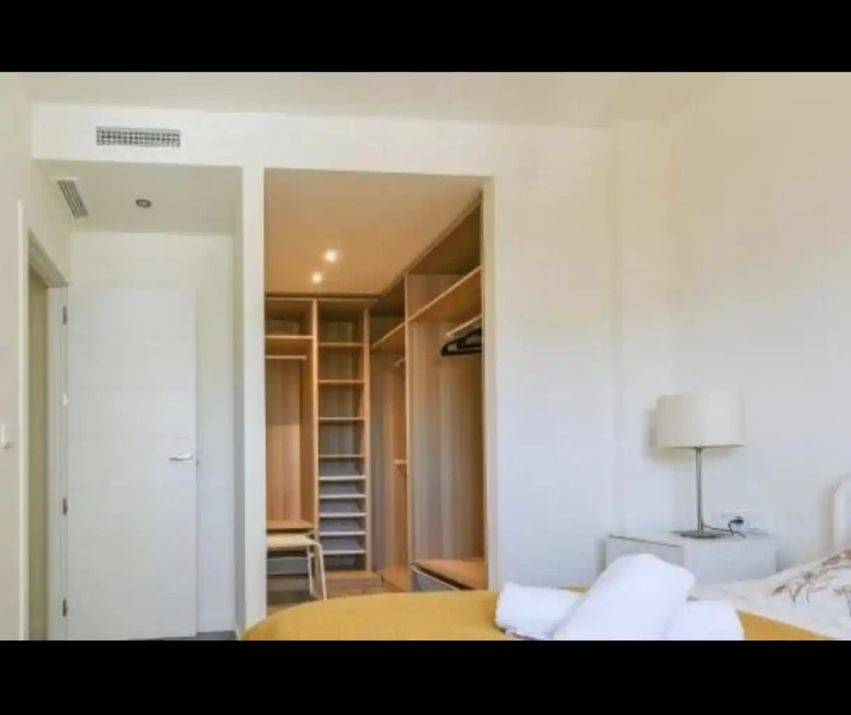 Habitación de Piso en venta en Málaga con Aire acondicionado y Piscina comunitaria