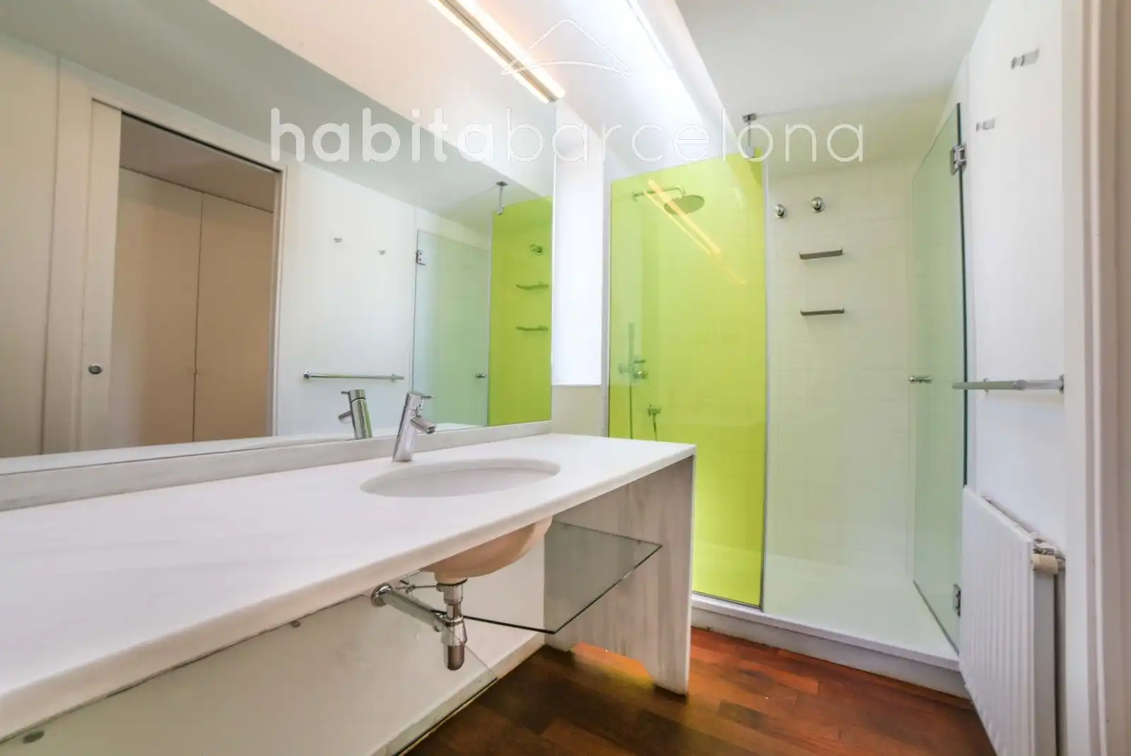 Bathroom of Houses for rent in Barcelona  with Air Conditioner, Heating and Private garden