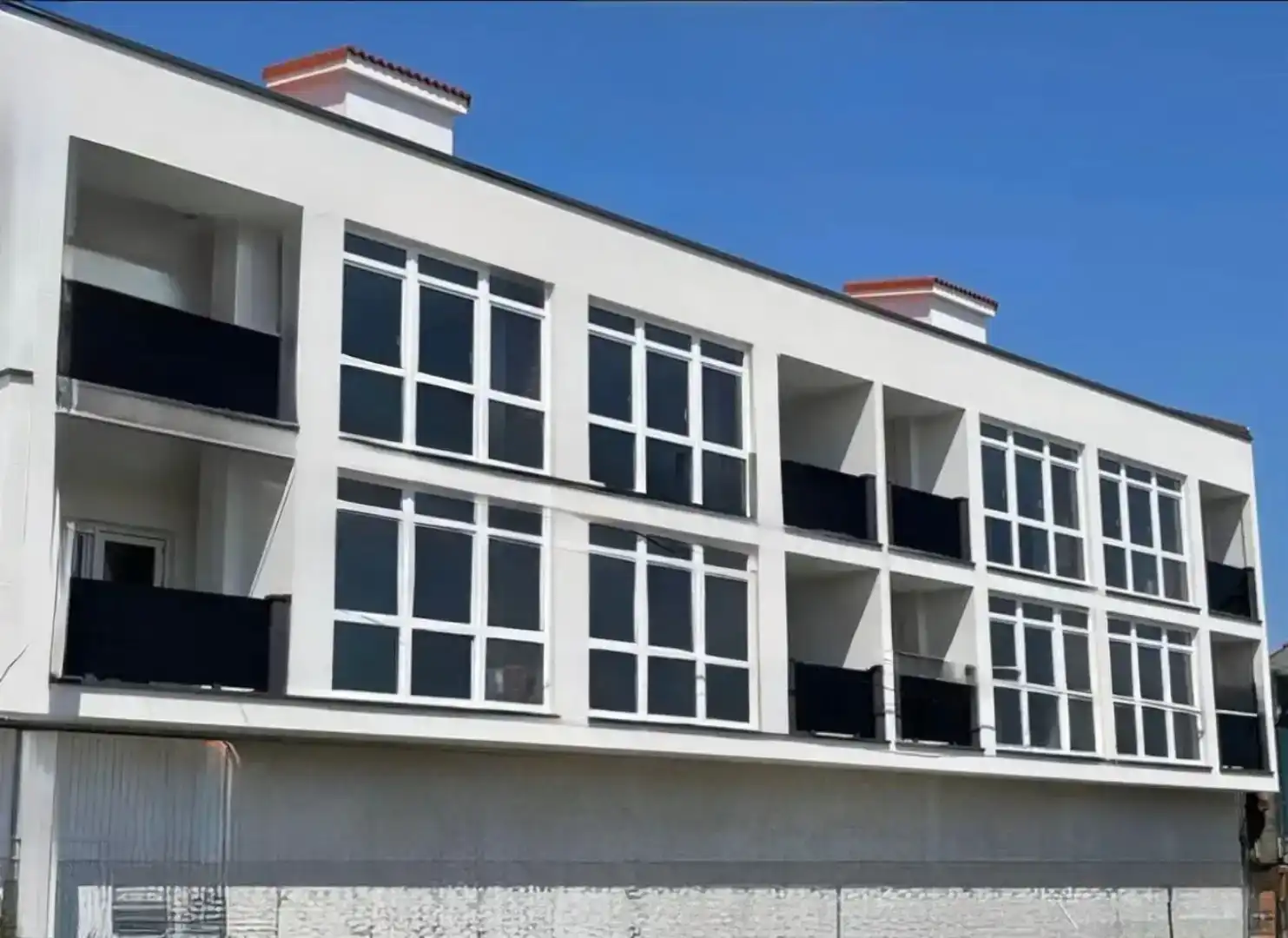 Vista exterior de Pis en venda en Fisterra amb Jardí privat i Balcó