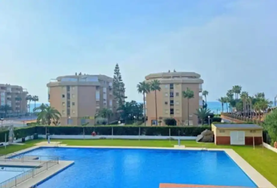 Pis amb piscina en venda a Centro Internacional