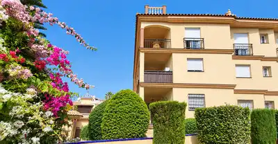 Außenansicht von Wohnungen zum Verkauf in Mijas Golf