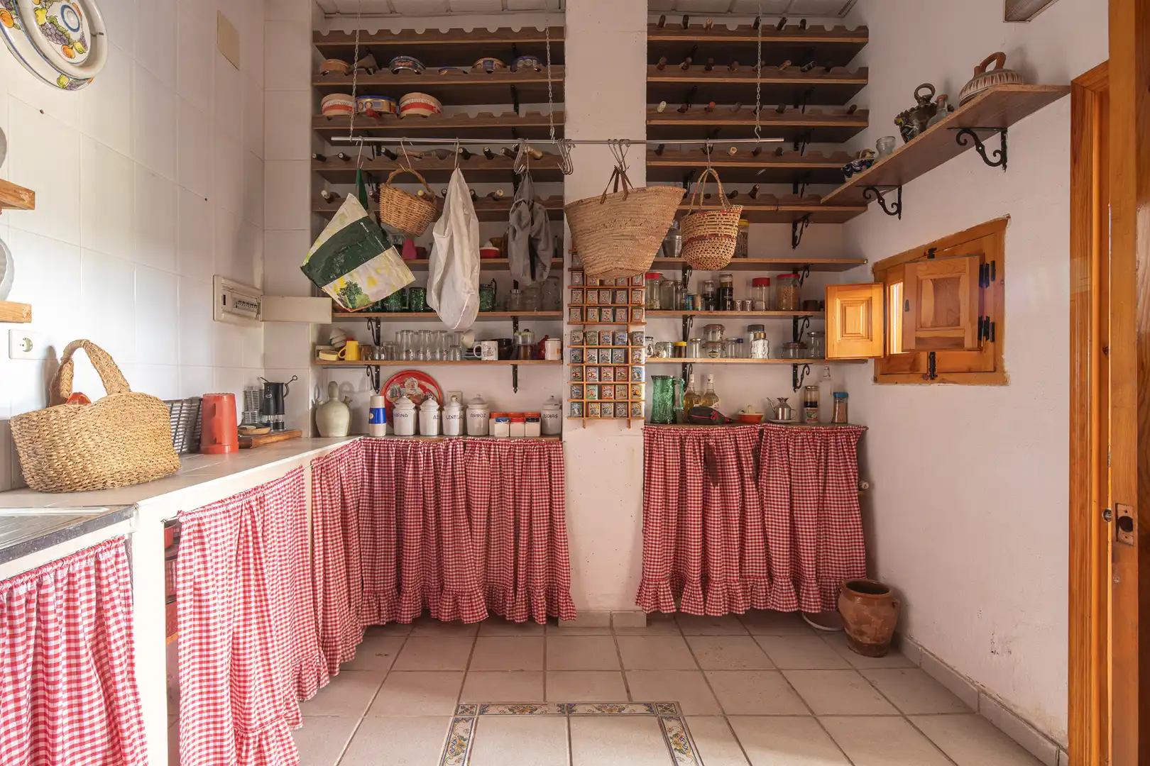 Kitchen of Houses for sale in Genil