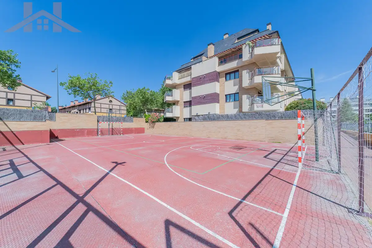 Aparcament de Pis en venda en Boadilla del Monte amb Aire condicionat, Calefacció i Parquet