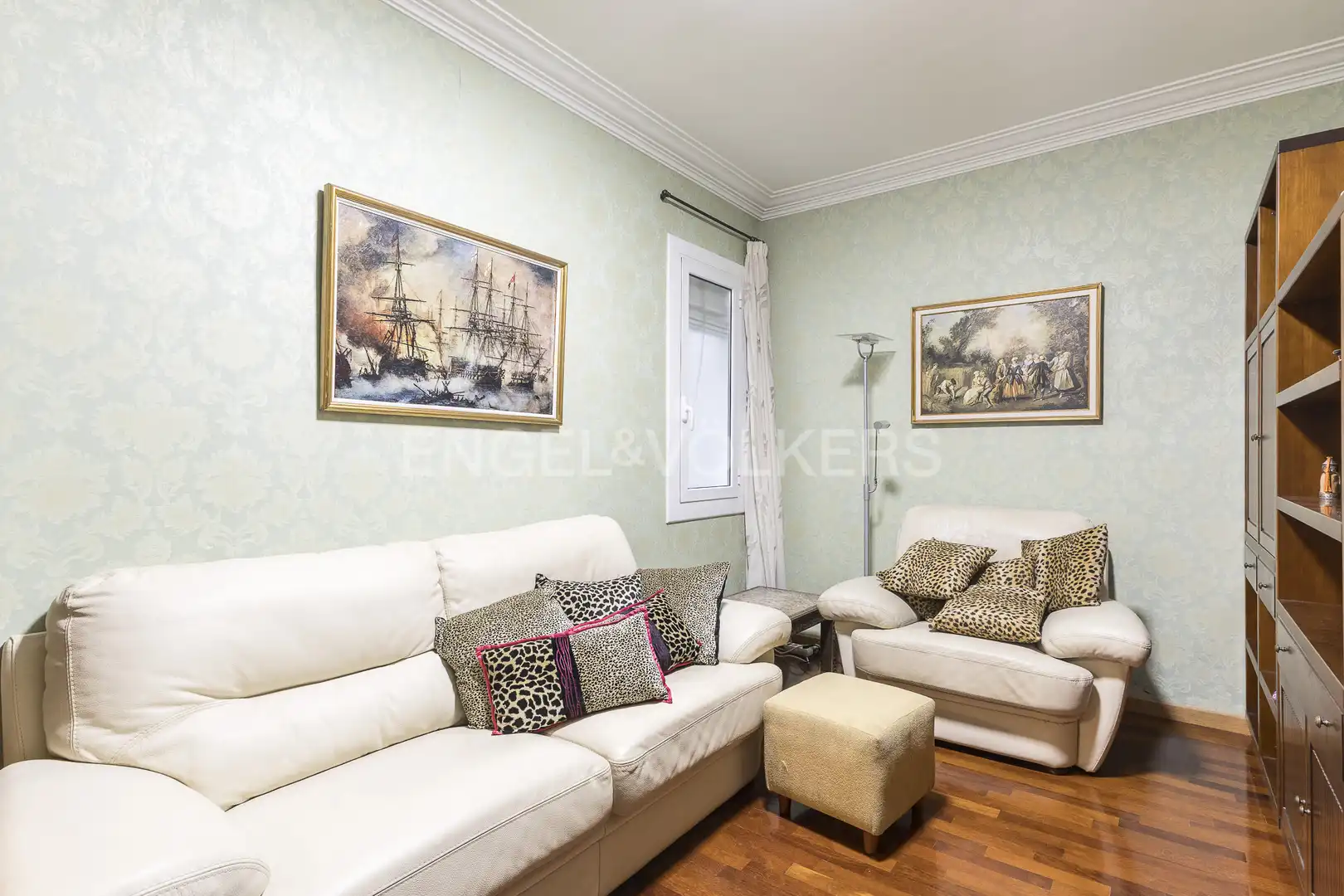 Living room of Flat for sale in Barcelona  with Heating, Parquet flooring and Furnished
