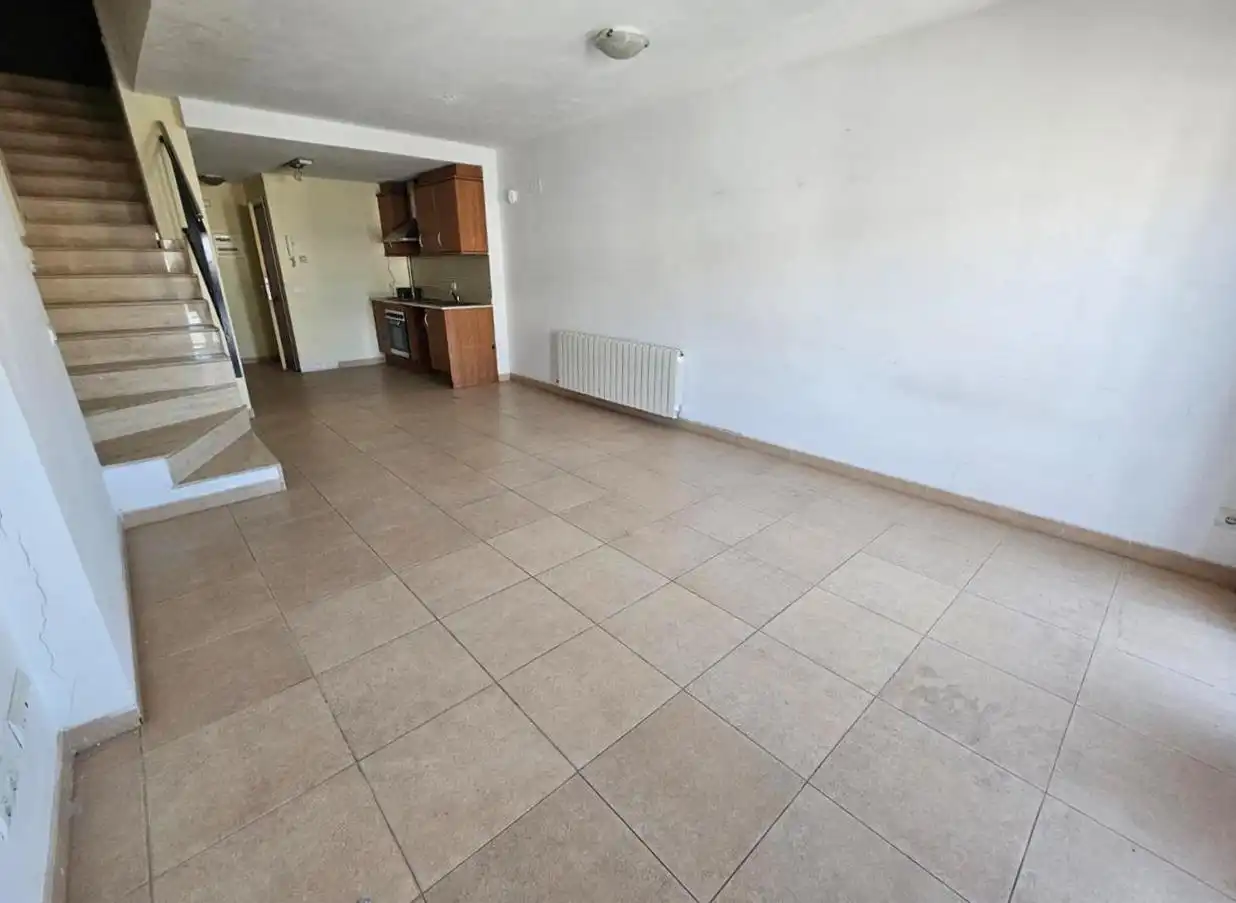 Maisonette zum Verkauf in Mont-ras, Girona