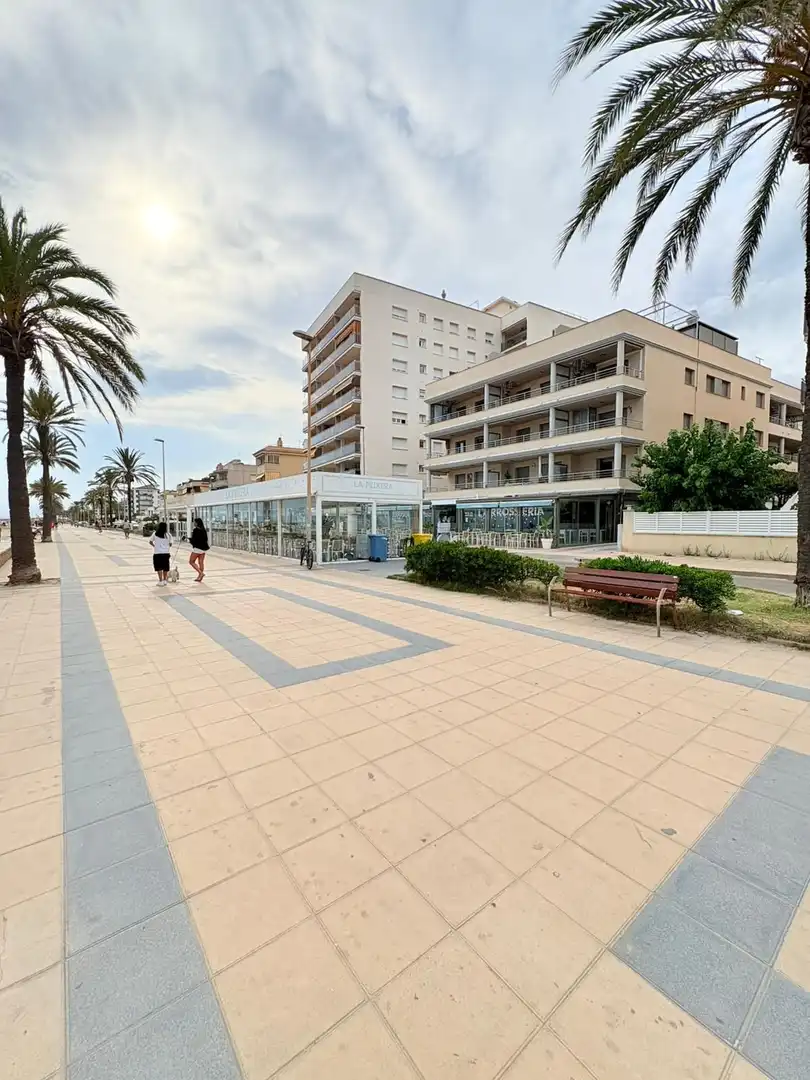 Außenansicht von Wohnung zum Verkauf in Cunit mit Terrasse