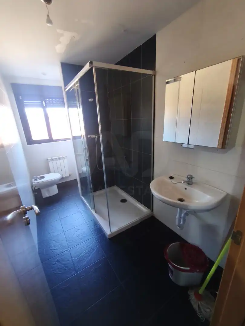 Baño de Piso en venta en León Capital  con Calefacción y Terraza