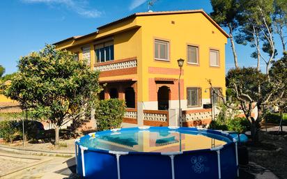 Schwimmbecken von Haus oder Chalet zum verkauf in Corbera de Llobregat mit Klimaanlage und Terrasse