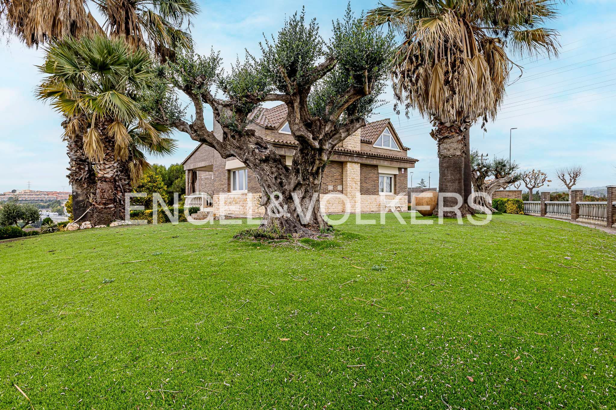 Vista exterior de Casa o xalet en venda en Castellbisbal amb Aire condicionat, Calefacció i Jardí privat