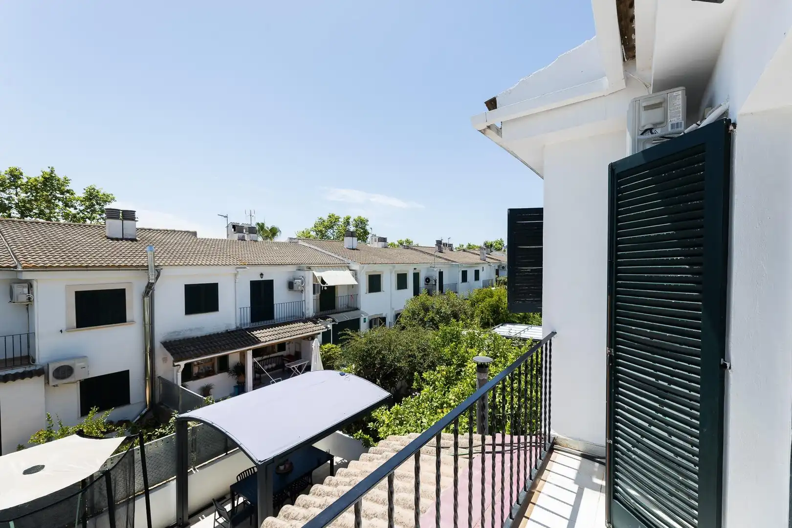 Vista exterior de Casa adosada en venta en  Palma de Mallorca con Aire acondicionado, Terraza y Horno