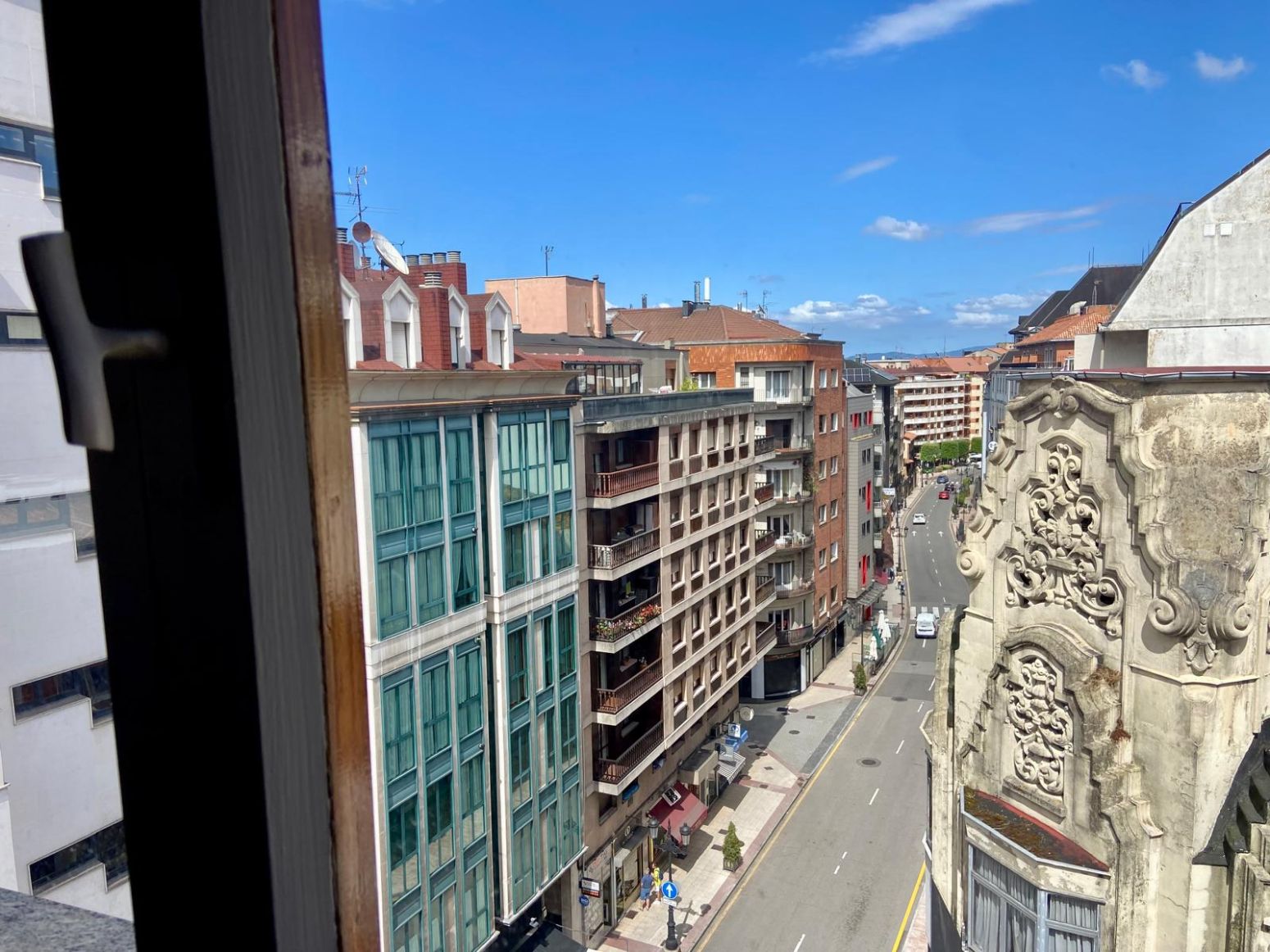 Vista exterior de Pis en venda en Oviedo  amb Calefacció, Traster i Balcó