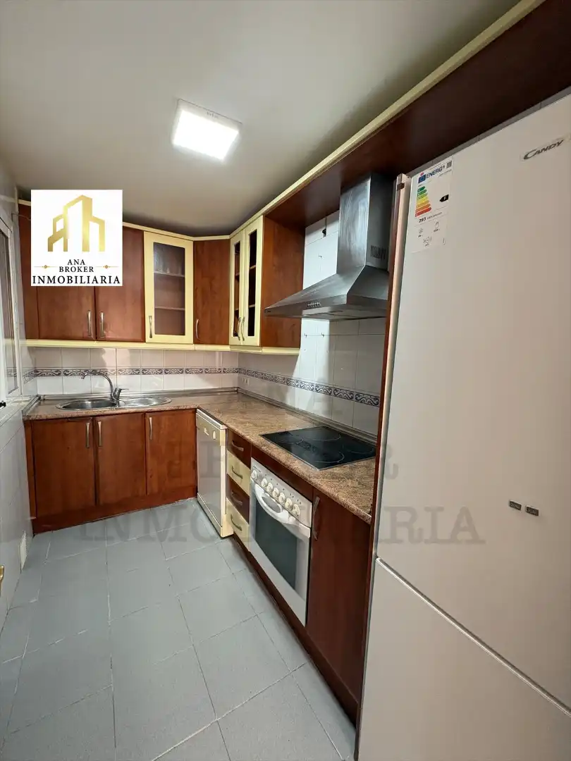 Cocina de Piso en venta en Ronda con Aire acondicionado, Terraza y Piscina comunitaria